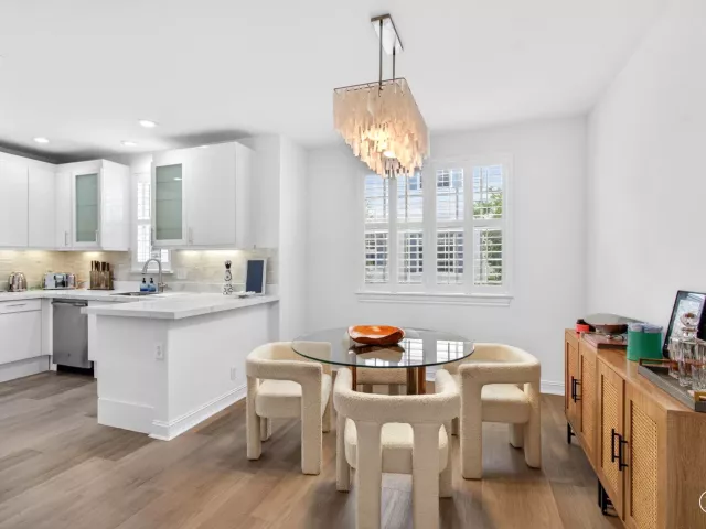 Продажа дома по адресу 365 W Mallory Circle - фото 9360205
