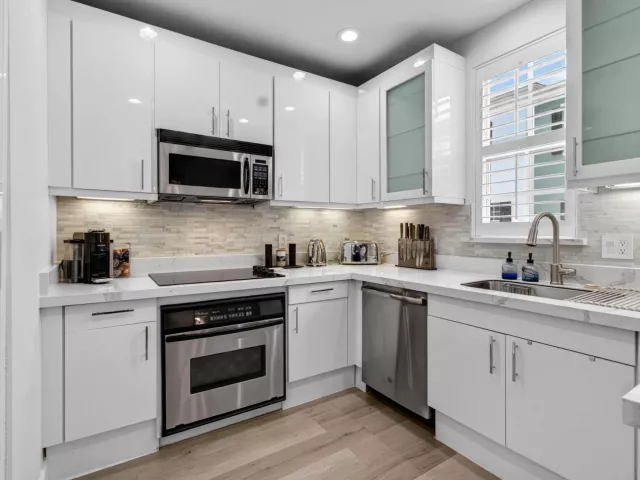 Продажа дома по адресу 365 W Mallory Circle - фото 9360207