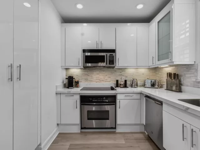 Продажа дома по адресу 365 W Mallory Circle - фото 9360208