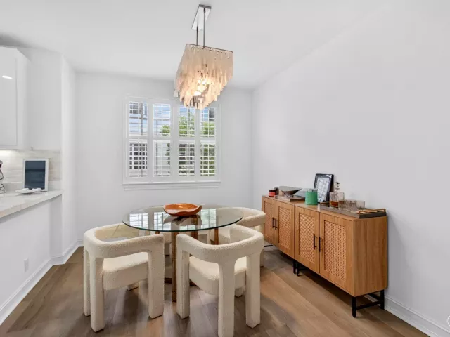 Продажа дома по адресу 365 W Mallory Circle - фото 9360210