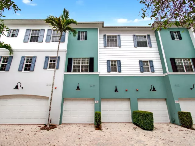Продажа дома по адресу 365 W Mallory Circle - фото 9360225