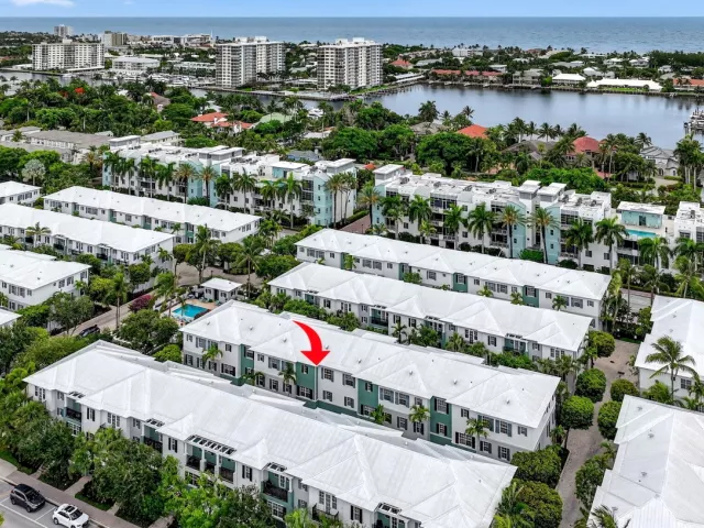 Продажа дома по адресу 365 W Mallory Circle - фото 9360232