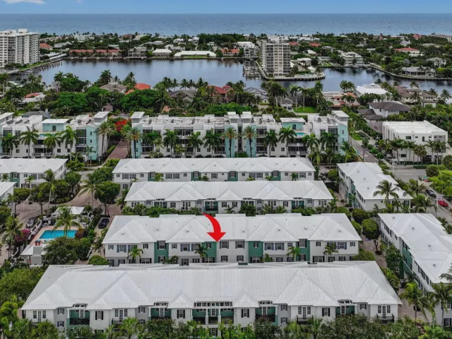 Продажа дома по адресу 365 W Mallory Circle - фото 9360233