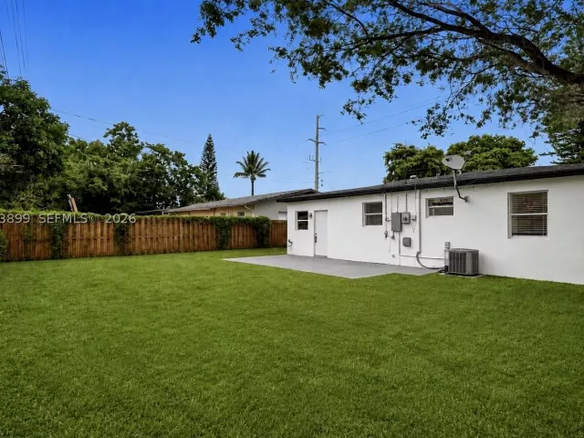 Продажа дома по адресу 510 N 24th Ave - фото 9378125