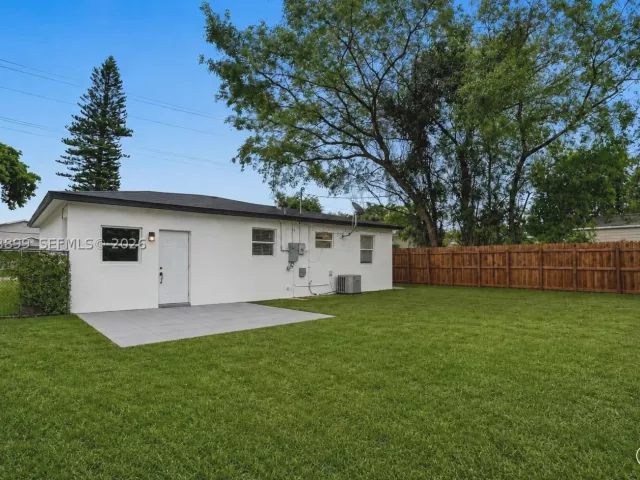 Продажа дома по адресу 510 N 24th Ave - фото 9378126