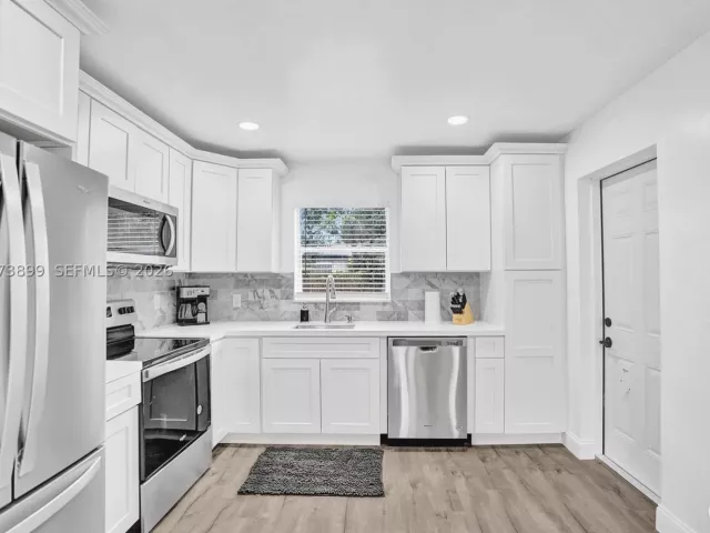 Продажа дома по адресу 510 N 24th Ave - фото 9378129