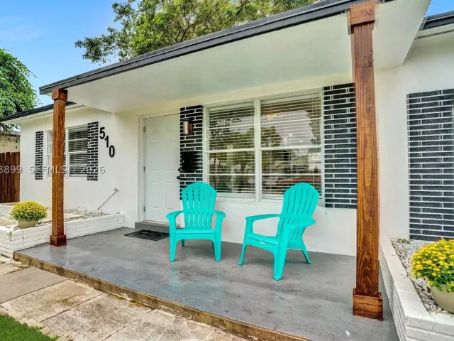 Продажа дома по адресу 510 N 24th Ave - фото 9378138