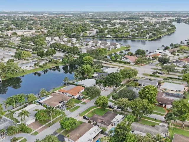 Продажа дома по адресу 1721 NW 114th Ave - фото 9349959