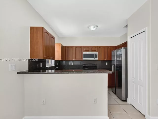 Продажа дома по адресу 14946 SW 9th Way - фото 9336293