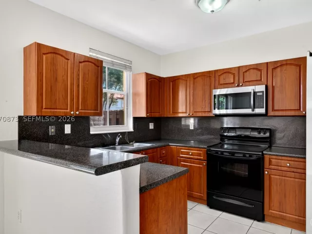 Продажа дома по адресу 14946 SW 9th Way - фото 9336294