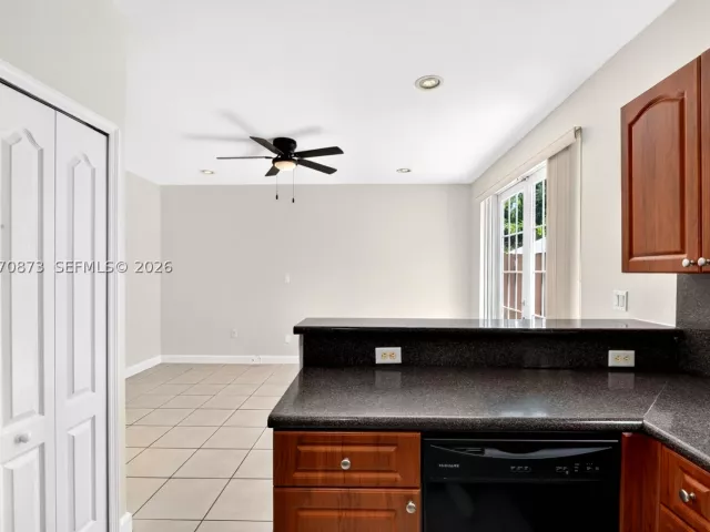 Продажа дома по адресу 14946 SW 9th Way - фото 9336296