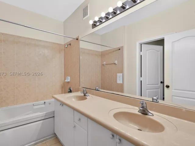 Продажа дома по адресу 14946 SW 9th Way - фото 9336308