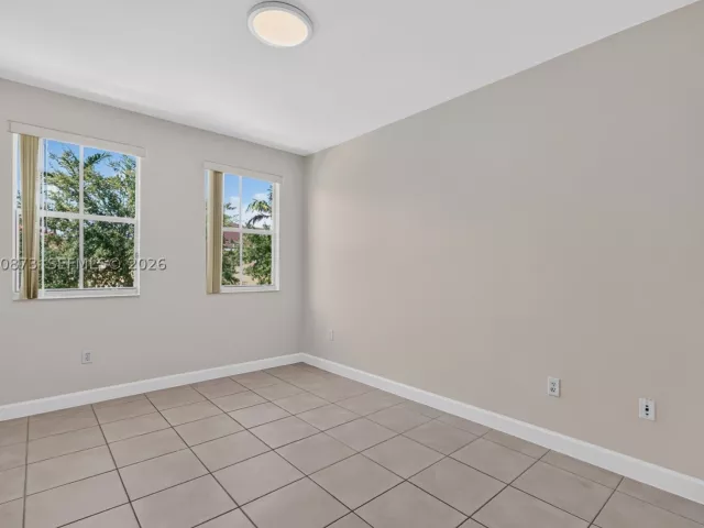 Продажа дома по адресу 14946 SW 9th Way - фото 9336309