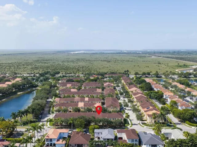 Продажа дома по адресу 14946 SW 9th Way - фото 9336318