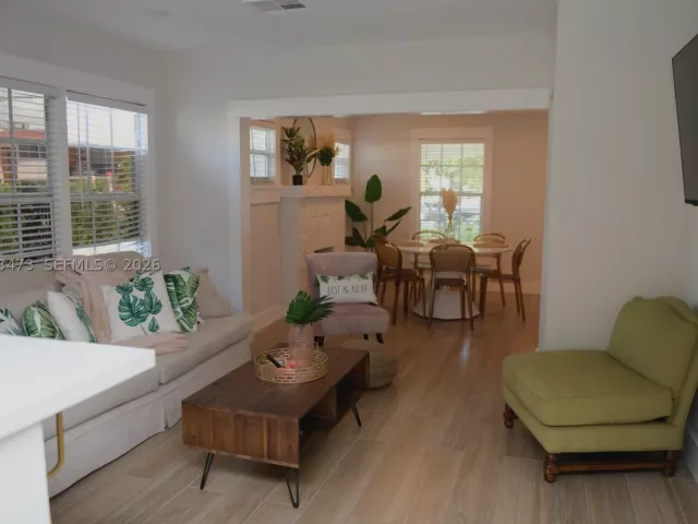 Продажа дома по адресу 1274 SW 5th St - фото 9336649