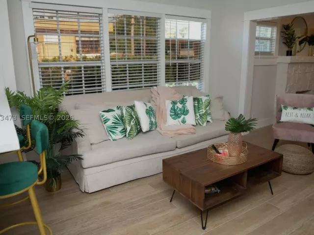 Продажа дома по адресу 1274 SW 5th St - фото 9336651