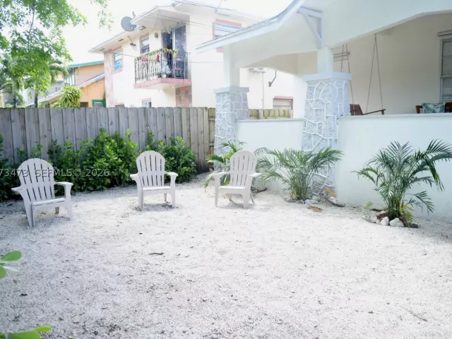 Продажа дома по адресу 1274 SW 5th St - фото 9336667
