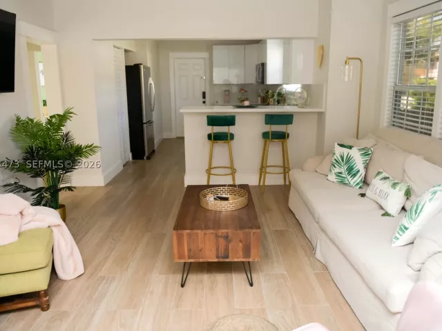Продажа дома по адресу 1274 SW 5th St - фото 9336647