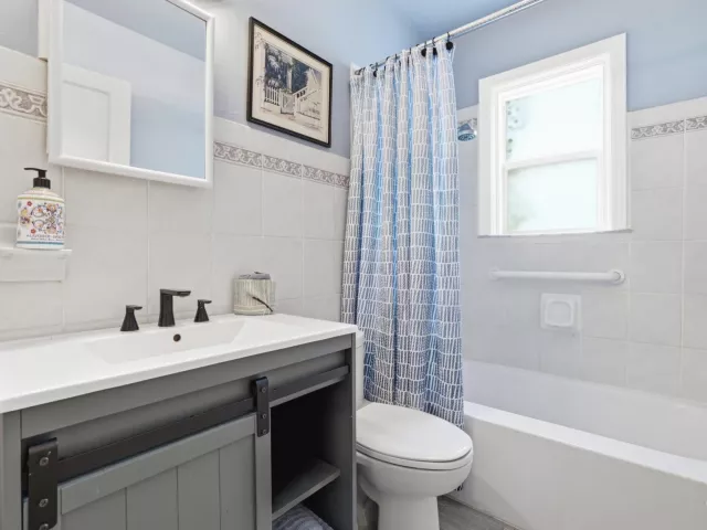 Продажа дома по адресу 227 S SWINTON Avenue - фото 9335881