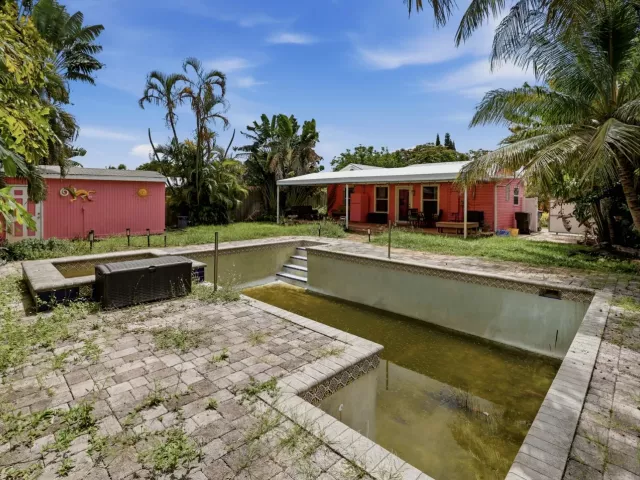 Продажа дома по адресу 227 S SWINTON Avenue - фото 9335886