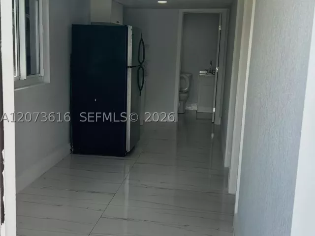 Продажа дома по адресу 2500 NW 91st St - фото 9336528