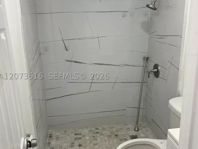 Продажа дома по адресу 2500 NW 91st St - фото 9336534