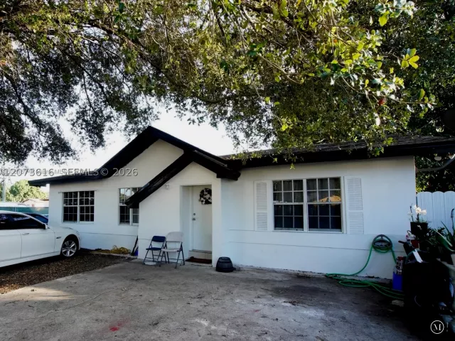 Продажа дома по адресу 2500 NW 91st St - фото 9336501