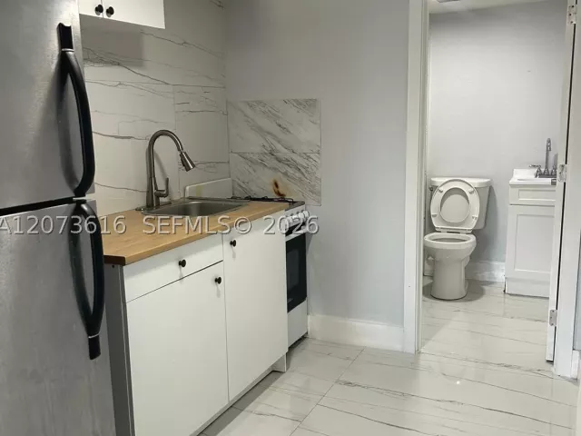 Продажа дома по адресу 2500 NW 91st St - фото 9336520