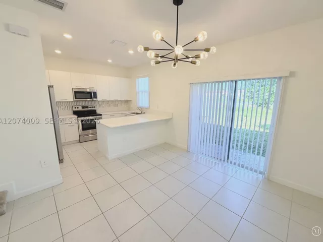 Продажа дома по адресу 12432 NW 23rd Ct - фото 9336466