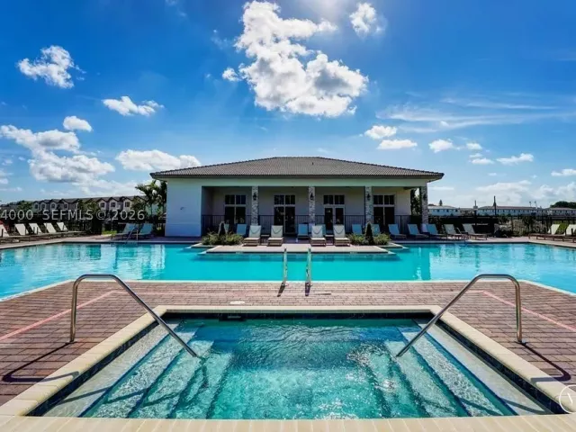 Продажа дома по адресу 12432 NW 23rd Ct - фото 9336491
