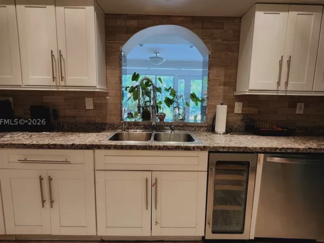 Продажа дома по адресу 391 NE 131st St - фото 9360176