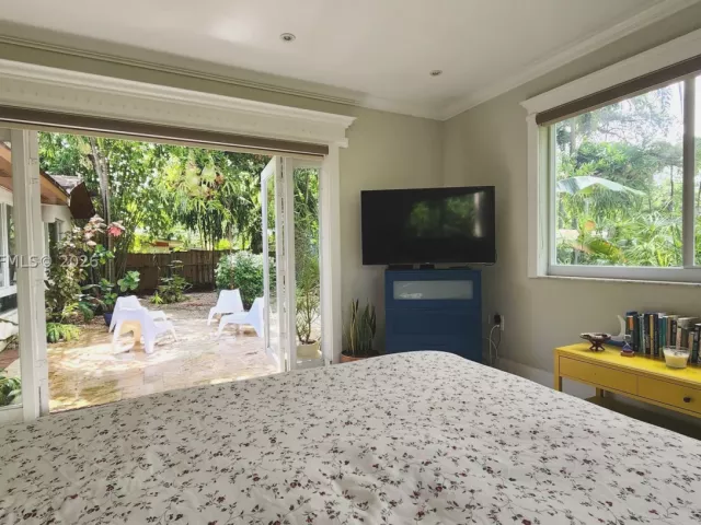 Продажа дома по адресу 391 NE 131st St - фото 9360178