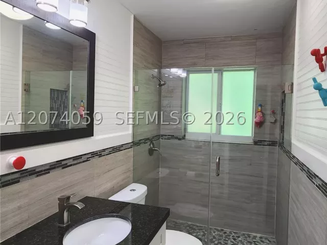 Продажа дома по адресу 391 NE 131st St - фото 9360181