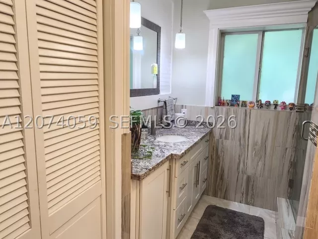 Продажа дома по адресу 391 NE 131st St - фото 9360183