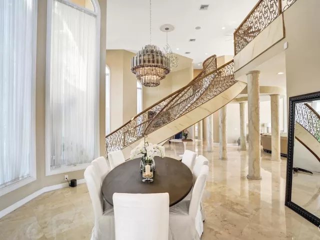 Продажа дома по адресу 2584 SE 12th Street - фото 9357384