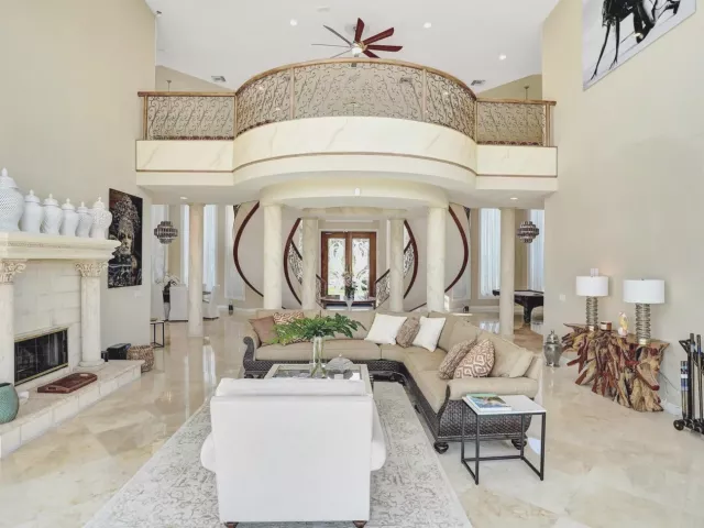 Продажа дома по адресу 2584 SE 12th Street - фото 9357389