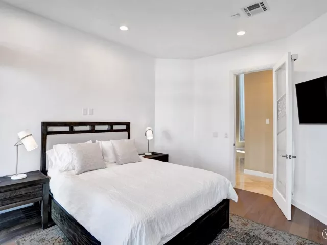 Продажа дома по адресу 2584 SE 12th Street - фото 9357398