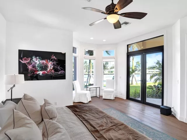 Продажа дома по адресу 2584 SE 12th Street - фото 9357404