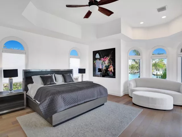 Продажа дома по адресу 2584 SE 12th Street - фото 9357409