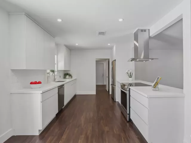 Продажа дома по адресу 1040 NW 149TH Street - фото 9371895