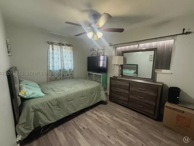 Продажа дома по адресу 1201 N 70th Way - фото 9362856