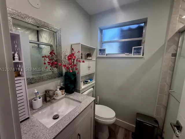 Продажа дома по адресу 1201 N 70th Way - фото 9362860