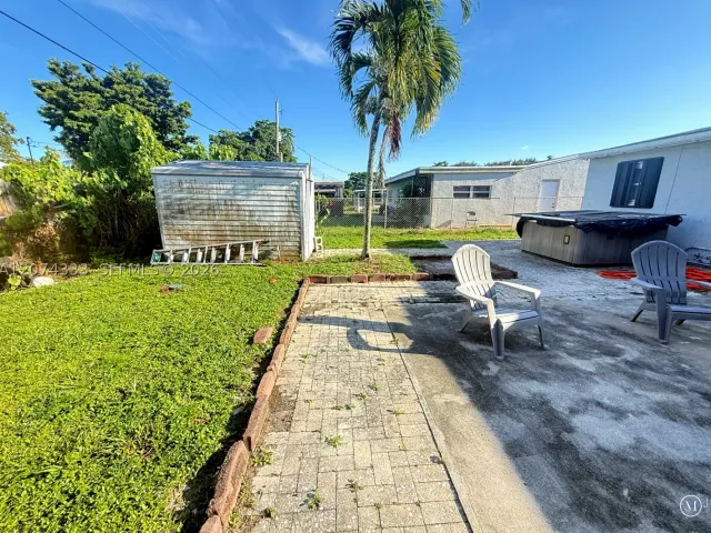 Продажа дома по адресу 1201 N 70th Way - фото 9362863