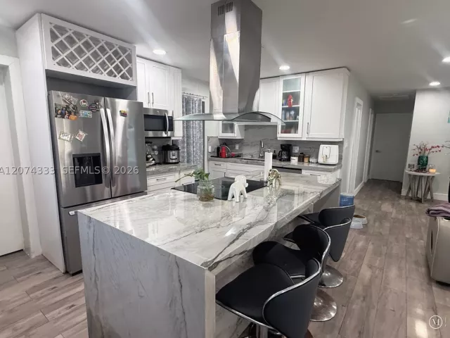 Продажа дома по адресу 1201 N 70th Way - фото 9362849