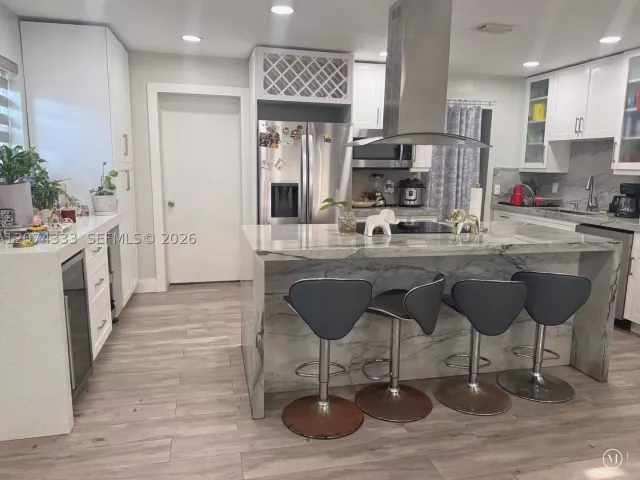 Продажа дома по адресу 1201 N 70th Way - фото 9362850