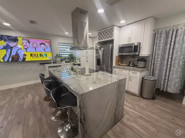 Продажа дома по адресу 1201 N 70th Way - фото 9362851