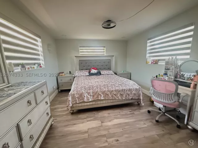 Продажа дома по адресу 1201 N 70th Way - фото 9362855