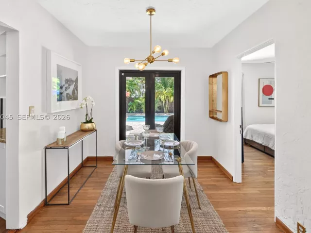 Продажа дома по адресу 801 NE 70th St - фото 9373490