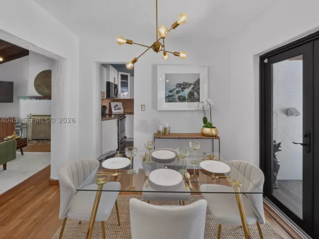 Продажа дома по адресу 801 NE 70th St - фото 9373493