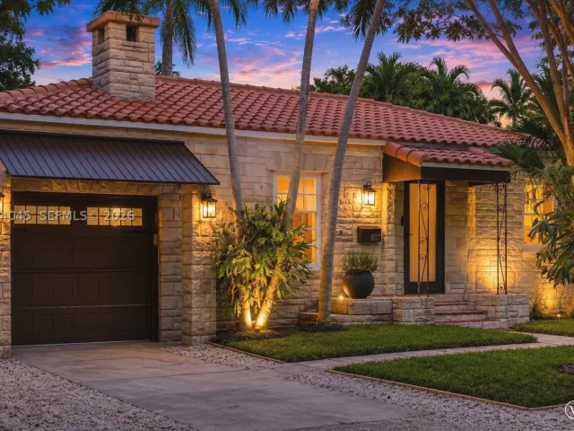 Продажа дома по адресу 801 NE 70th St - фото 9373515